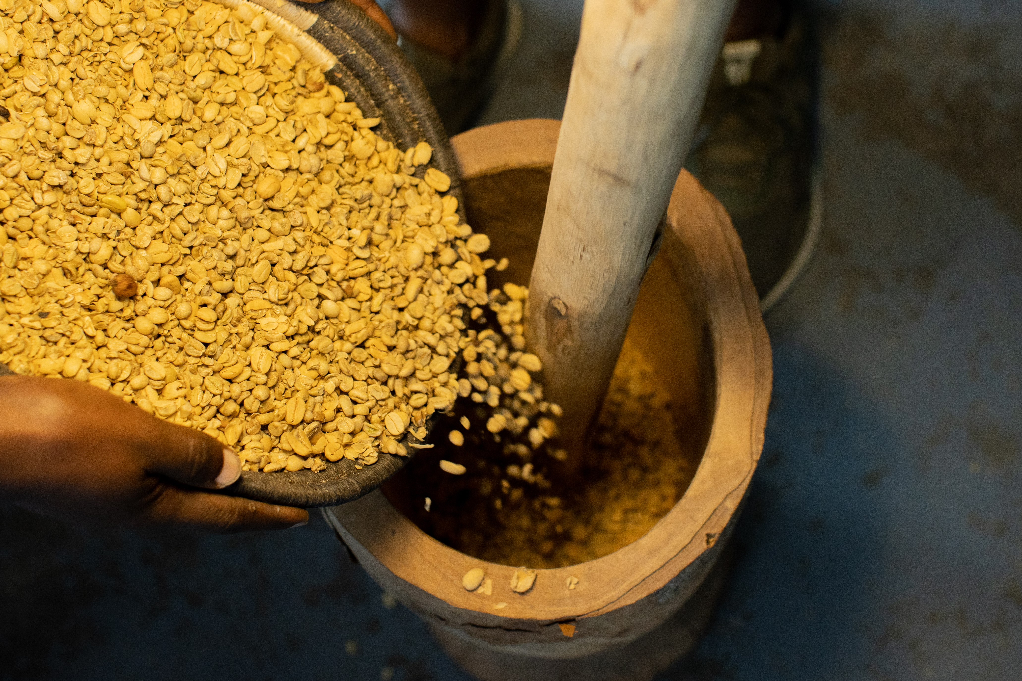 Kigali Coffee Experience – Traditional Roasting & Tasting